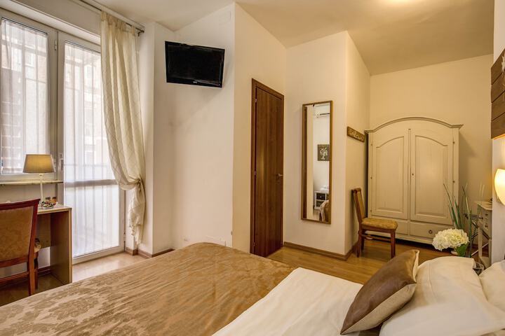 Room 17 of 31