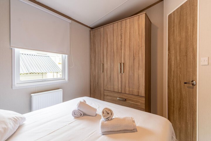 Room 4 of 43