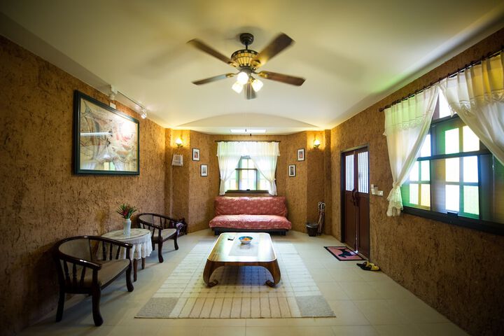 Room 27 of 73