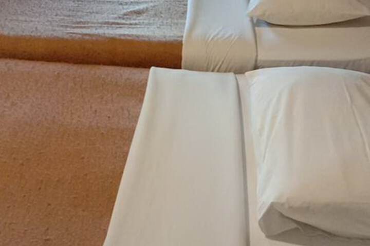 Room 15 of 32