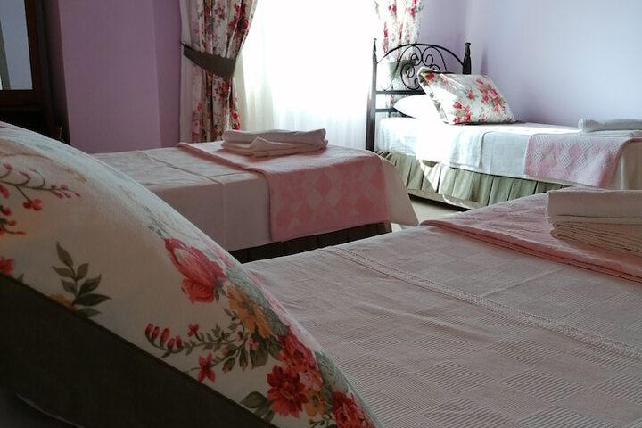 Room 6 of 13
