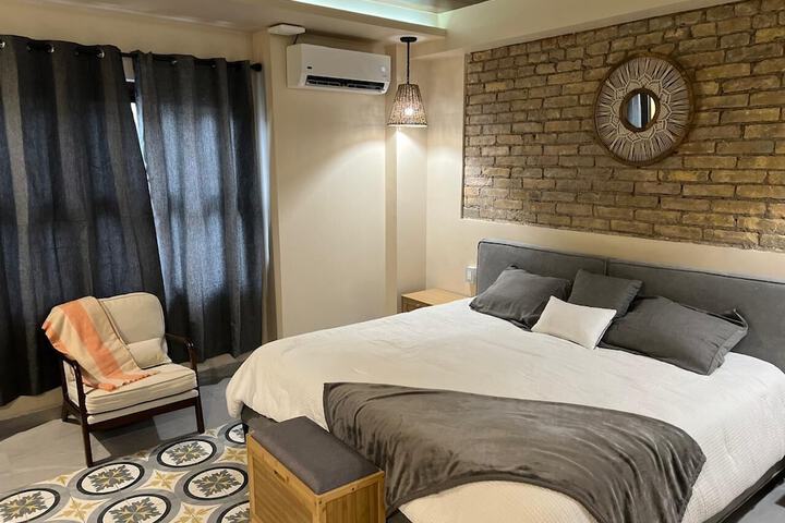 Room 4 of 24
