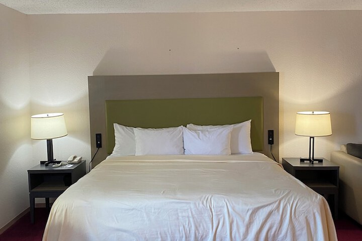 Room 28 of 51