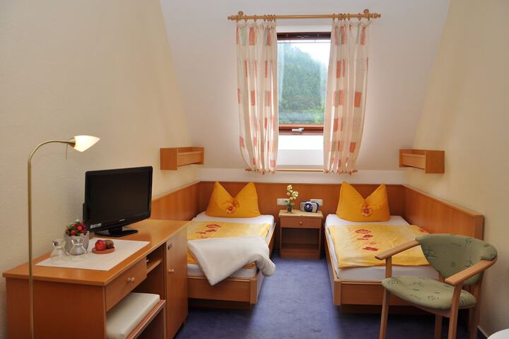 Room 21 of 25