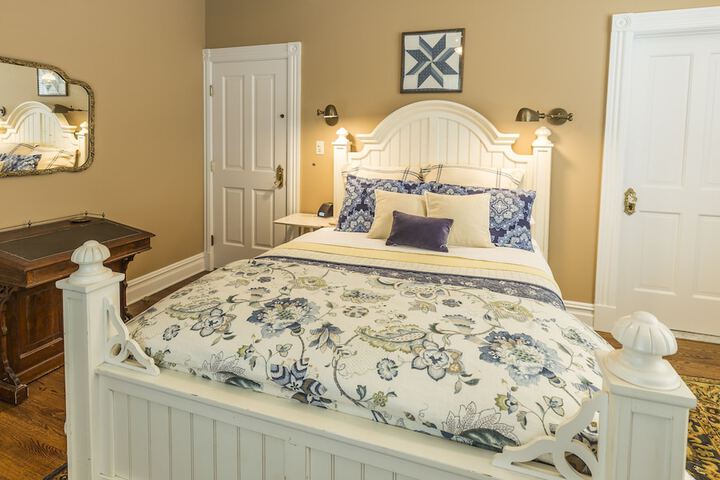 Room 6 of 34