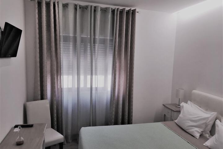 Room 17 of 40