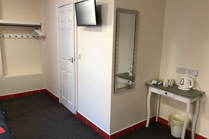 Room 8 of 31