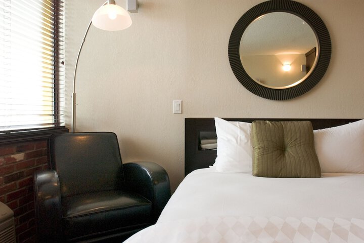 Room 14 of 26