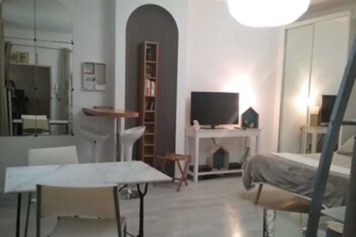 Room 3 of 19