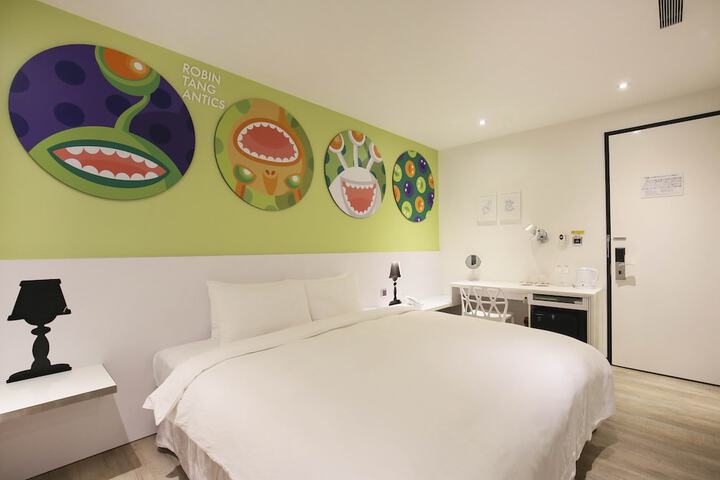 Room 28 of 51
