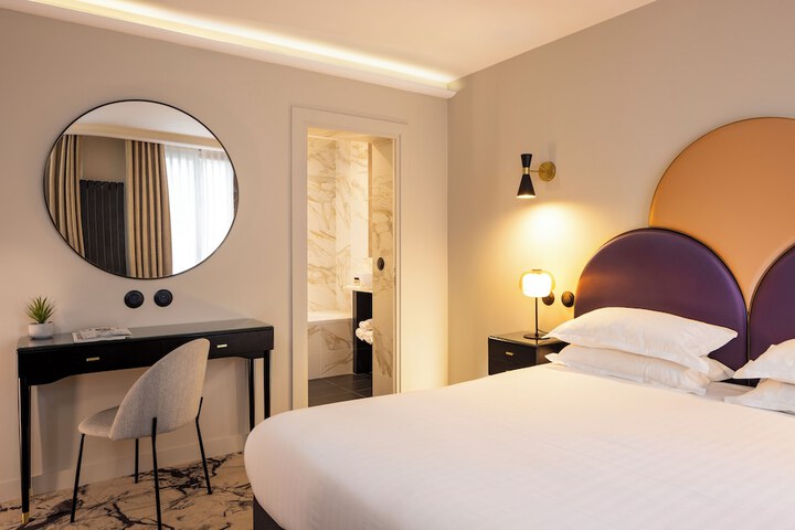 Room 45 of 120