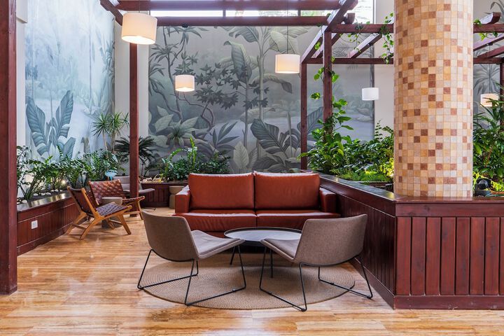 Entrance & Lobby