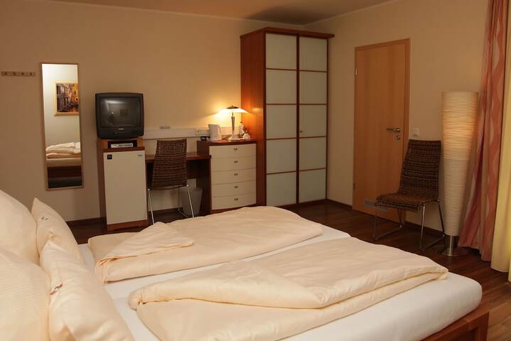 Room 6 of 20