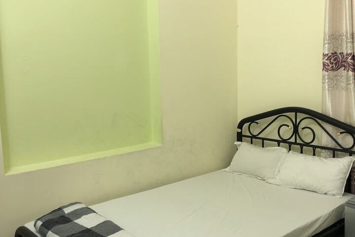 Room 2 of 11
