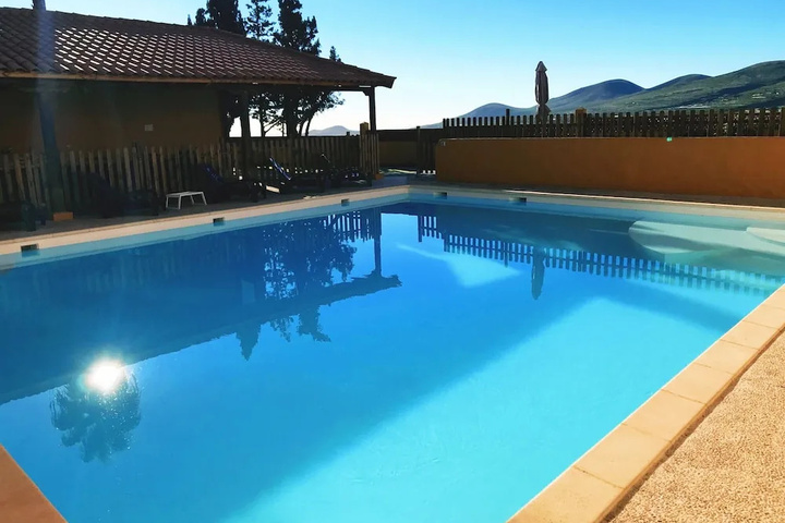 Pool 17 of 27