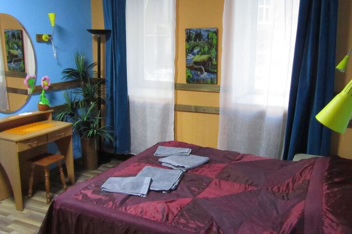 Room 7 of 93