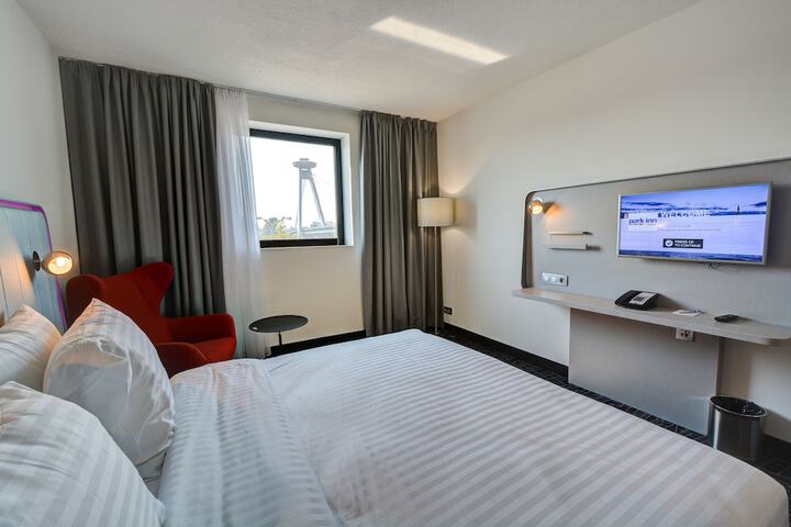Room 13 of 50