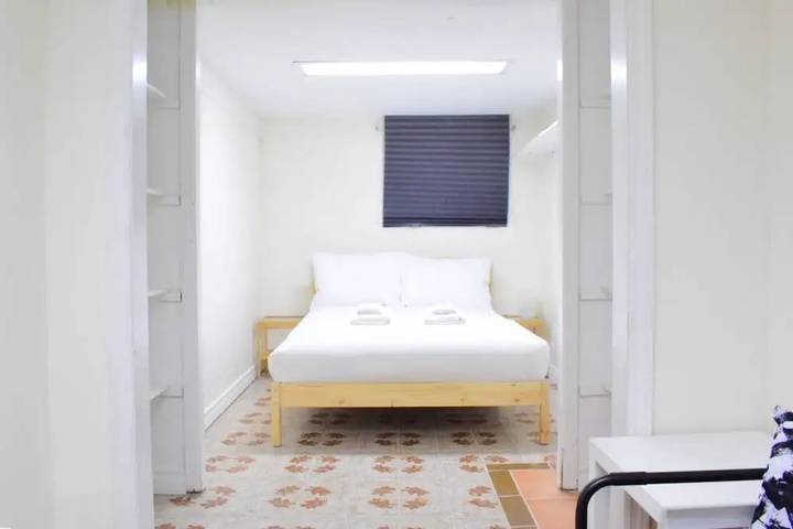 Room 2 of 17