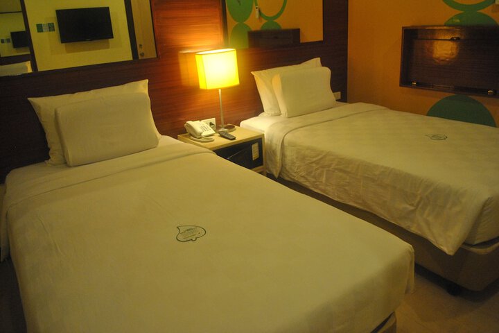 Room 28 of 108