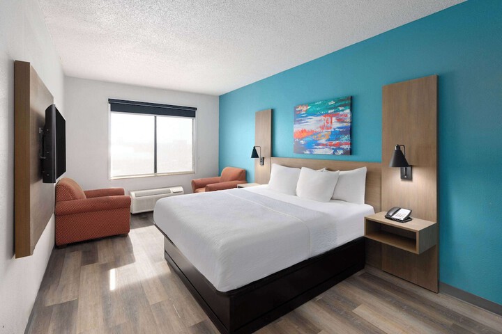 1 King Bed Accessible (1 of 14)