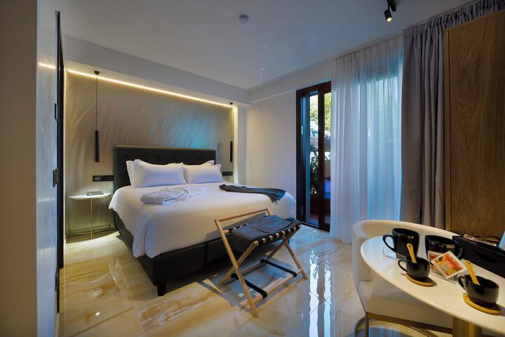 Room 50 of 97