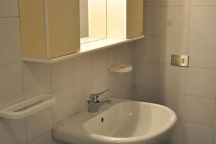 Room 60 of 102
