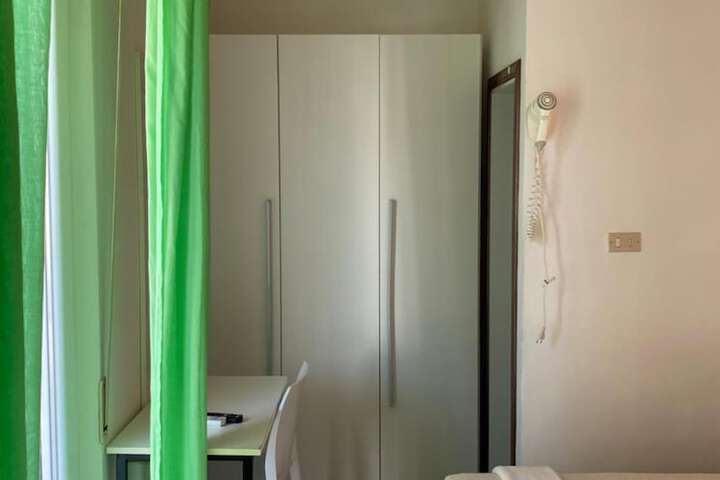 Room 21 of 62