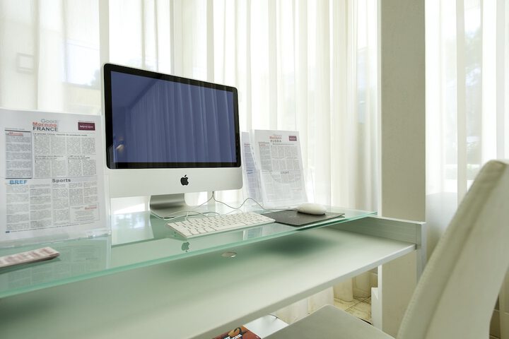 Business Center 83 of 95