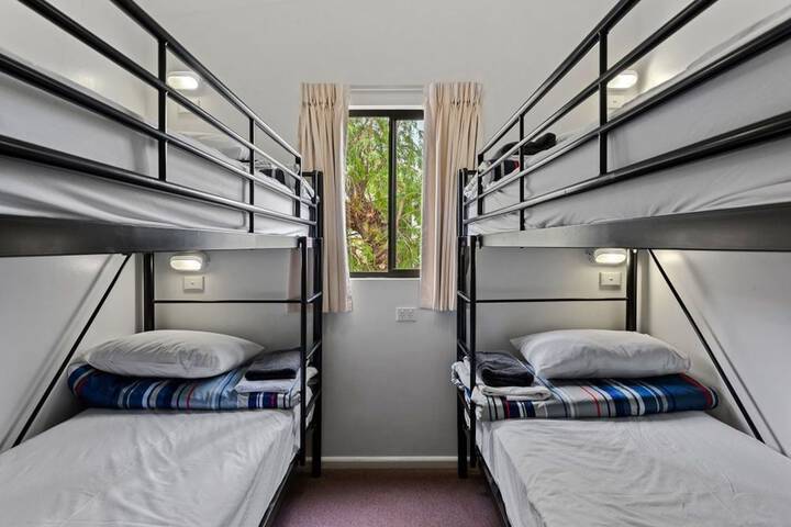 Room 3 of 84