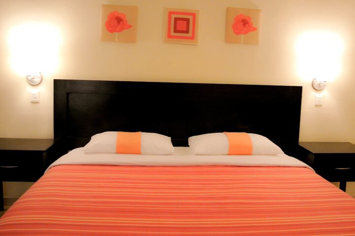 Room 3 of 33