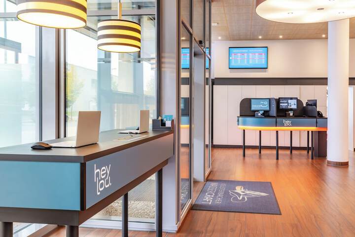 Hey Lou Hotel Frankfurt Airport in Kelsterbach