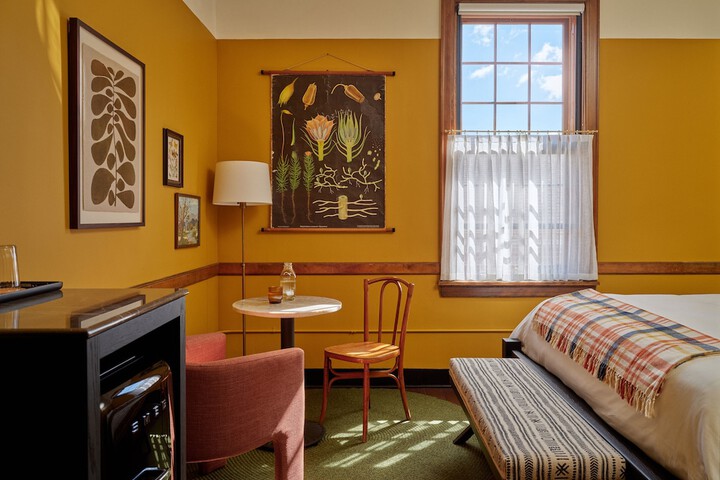 Room 4 of 30