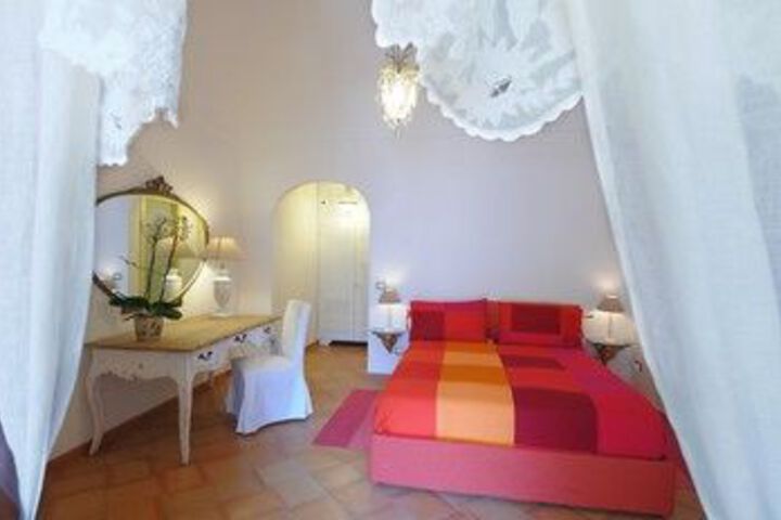 Room 6 of 20