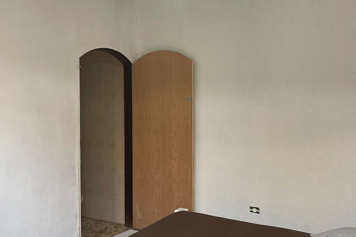 Room 5 of 19