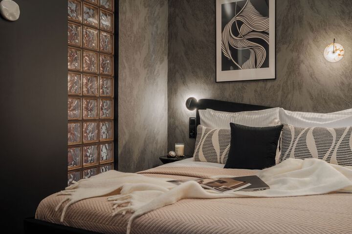 Room 201 of 298