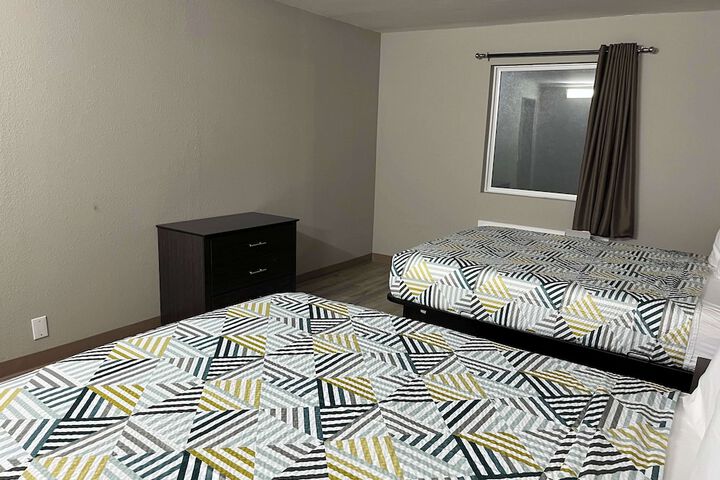 Room 10 of 26
