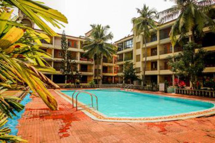 OYO Home 9880 Pool facing 2BHK Calangute