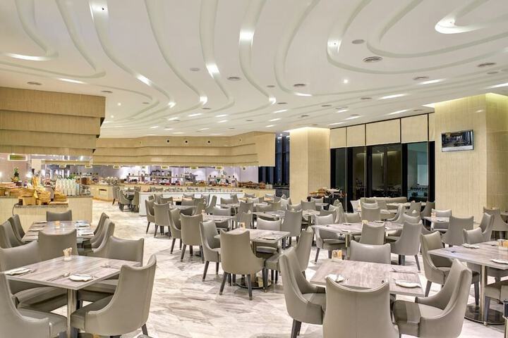 Dining 6 of 10
