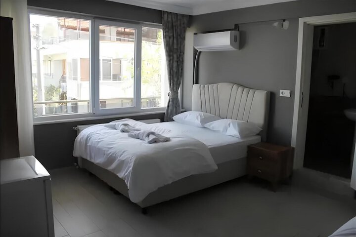 Room 4 of 11