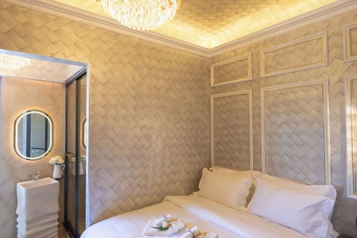 Room 9 of 36