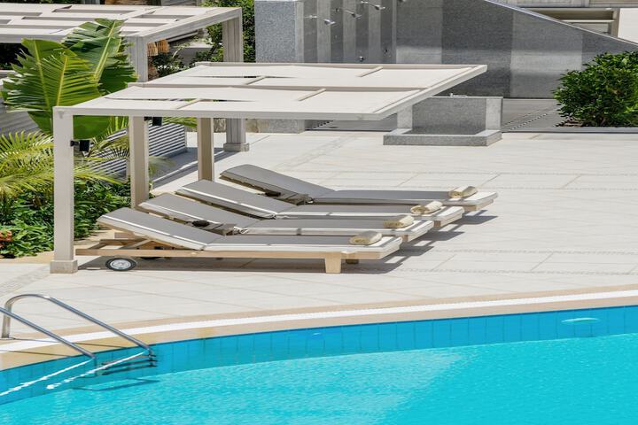 Pools & Facilities