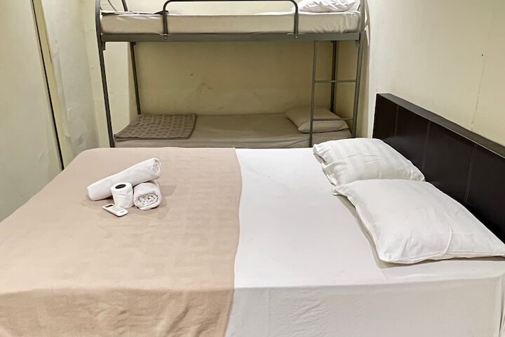 Room 16 of 28