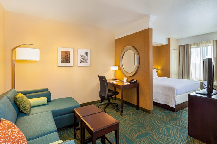 SpringHill Suites by Marriott Modesto - hotel rooms