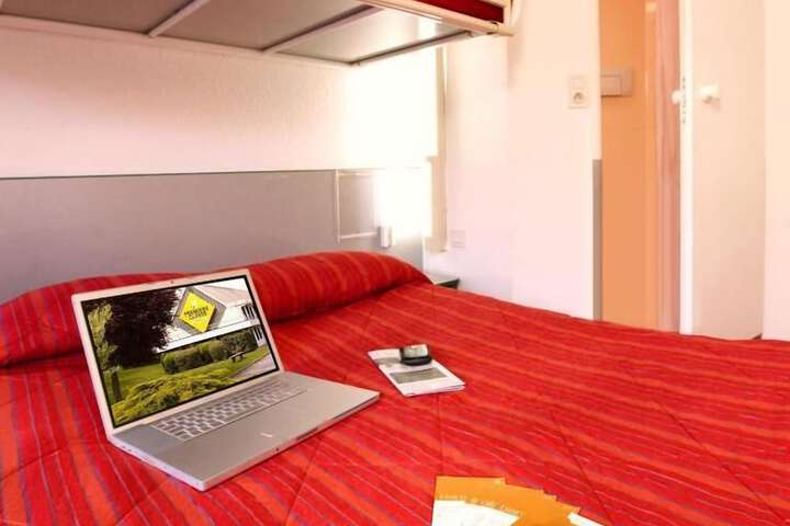 Room 7 of 25