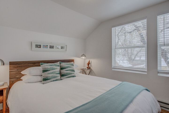 Room 2 of 28