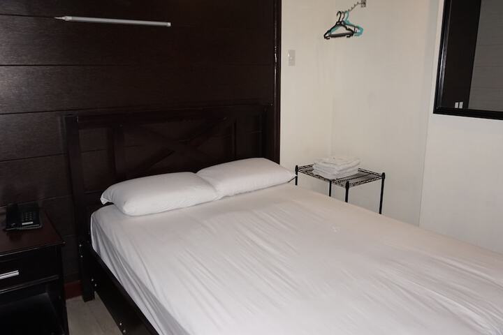 Room 9 of 50