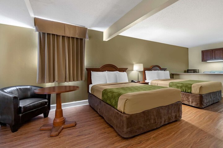 1 Queen Bed (11 of 22)