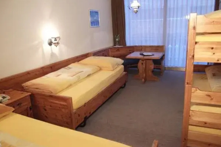 Room 4 of 19