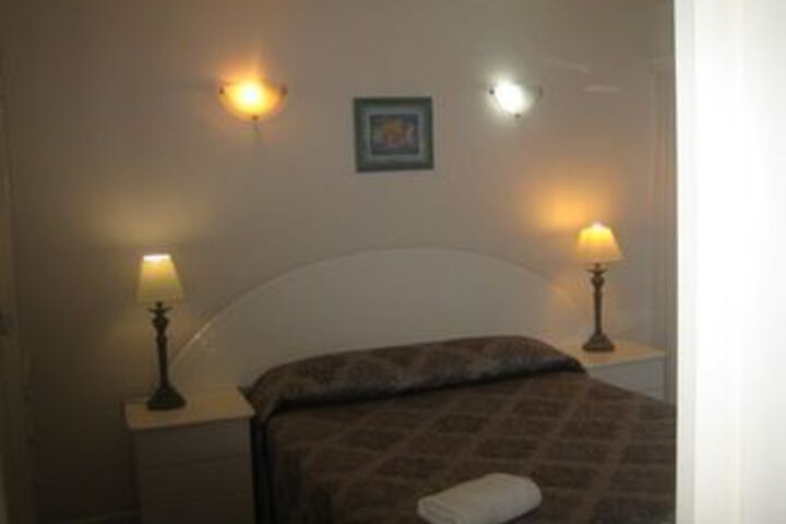 Room 16 of 22