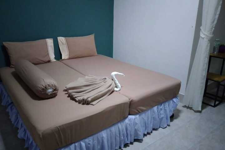 Room 28 of 41